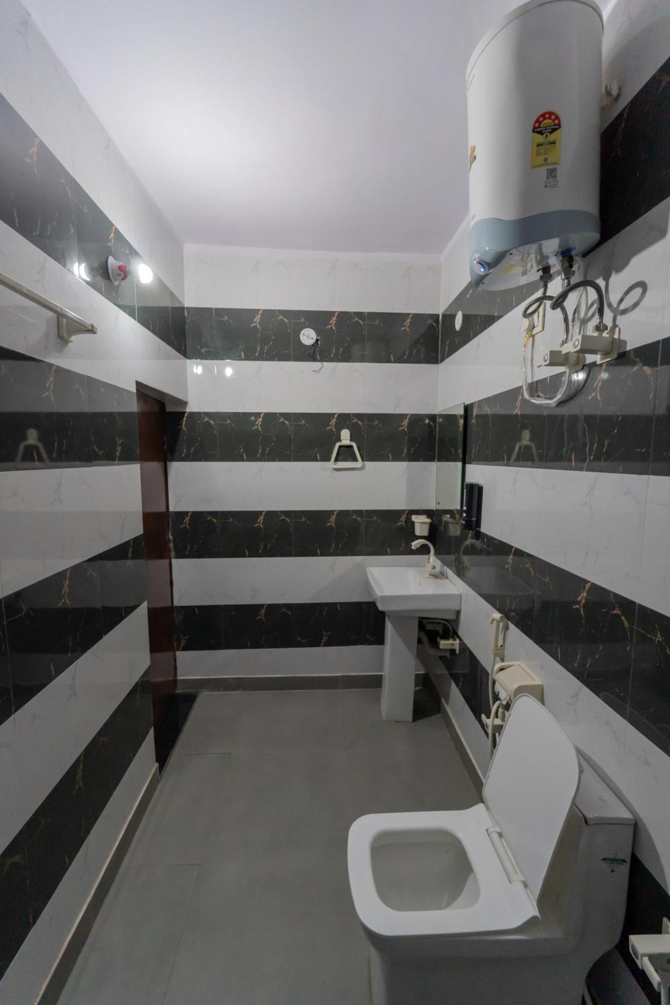 Big Brother Hostel Hotel آغْرا الغرفة الصورة