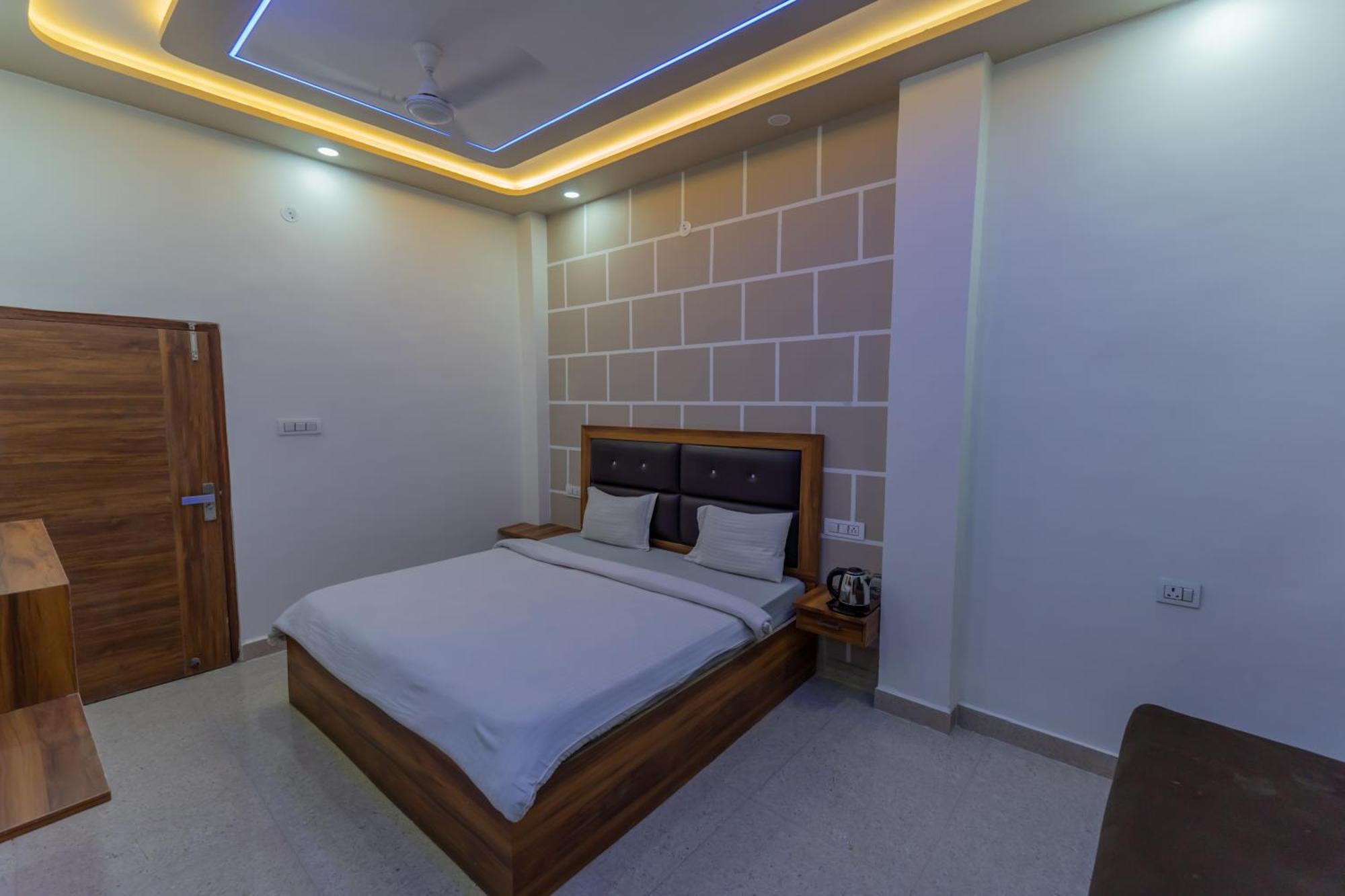 Big Brother Hostel Hotel آغْرا الغرفة الصورة